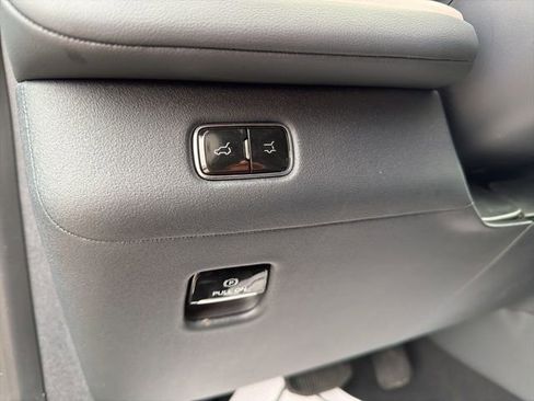 Certified 2025 Lincoln Navigator L Reserve image 22