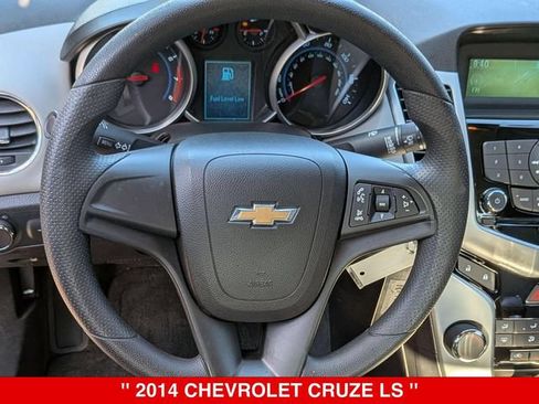 Used 2014 Chevrolet Cruze LS FWD image 17