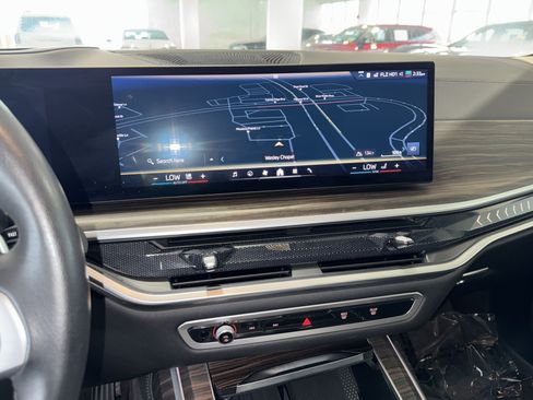 Used 2024 BMW X7 xDrive40i AWD/4WD image 16