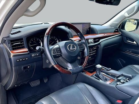 Used 2017 Lexus LX 570 4WD image 16