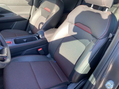 Used 2025 Nissan Kicks SR image 12