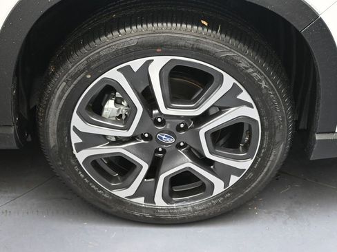 New 2025 Subaru Ascent Limited image 10