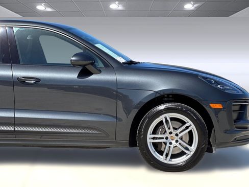Used 2022 Porsche Macan AWD/4WD image 36