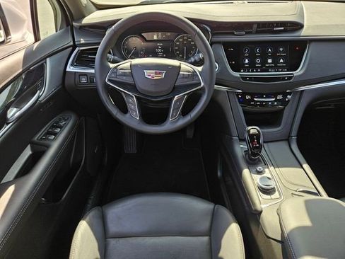 Certified 2025 Cadillac XT5 Premium Luxury image 12