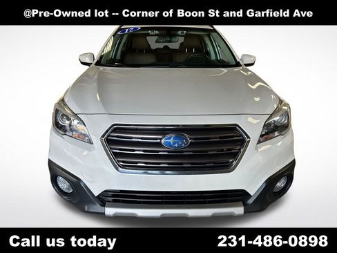 Used 2017 Subaru Outback 2.5i Touring AWD/4WD image 8
