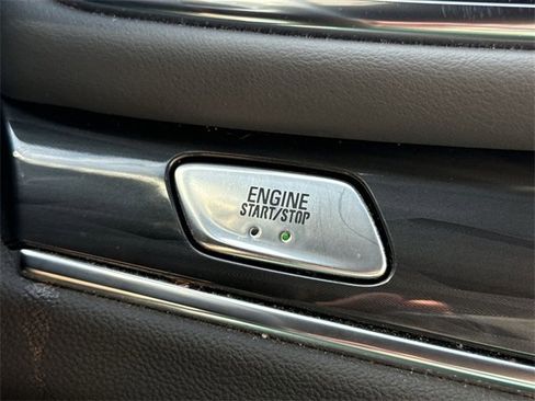 Used 2023 Buick Enclave Essence image 16
