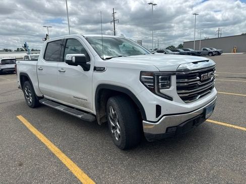 Used 2022 GMC Sierra 1500 SLT AWD/4WD image 2