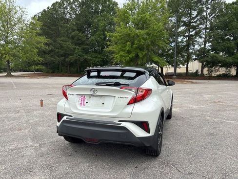 Used 2019 Toyota C-HR Limited FWD image 5