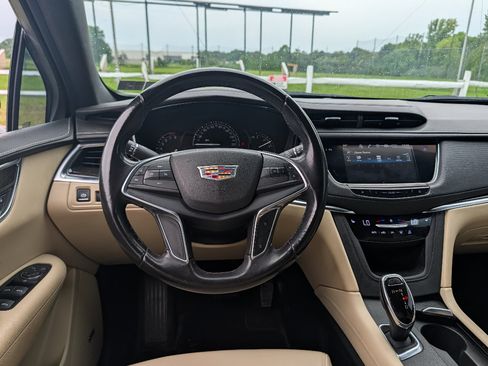 Used 2018 Cadillac XT5 AWD image 29