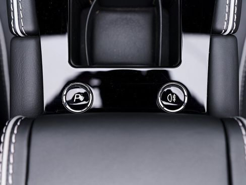 Used 2016 Aston Martin DB9 GT image 82