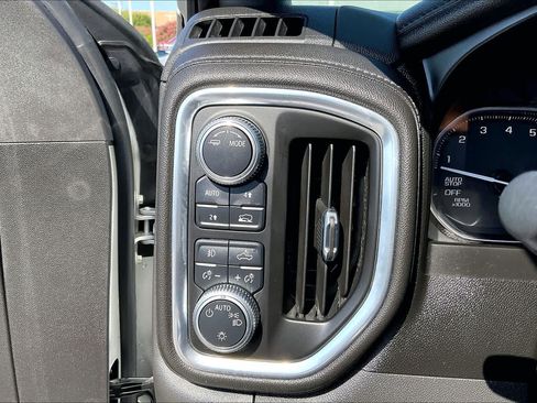 Used 2020 GMC Sierra 1500 Elevation w/ Elevation Value Package AWD/4WD image 31