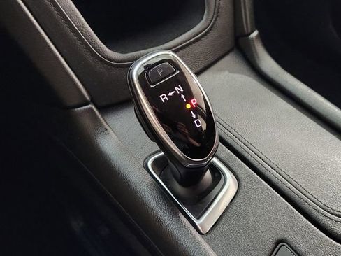 Used 2018 Cadillac XT5 Luxury w/ Driver Awareness Package image 20