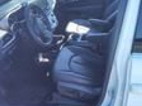 Used 2026 Chrysler Pacifica Select FWD image 6