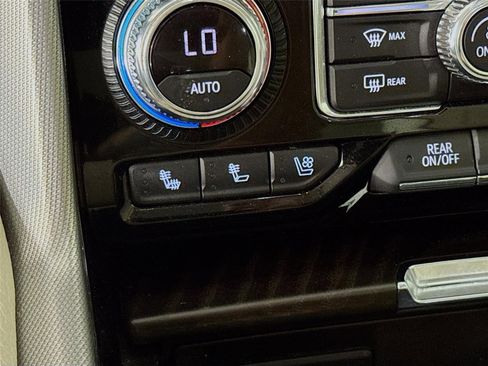 Certified 2021 GMC Yukon XL Denali w/ Advanced Technology Package AWD/4WD image 22
