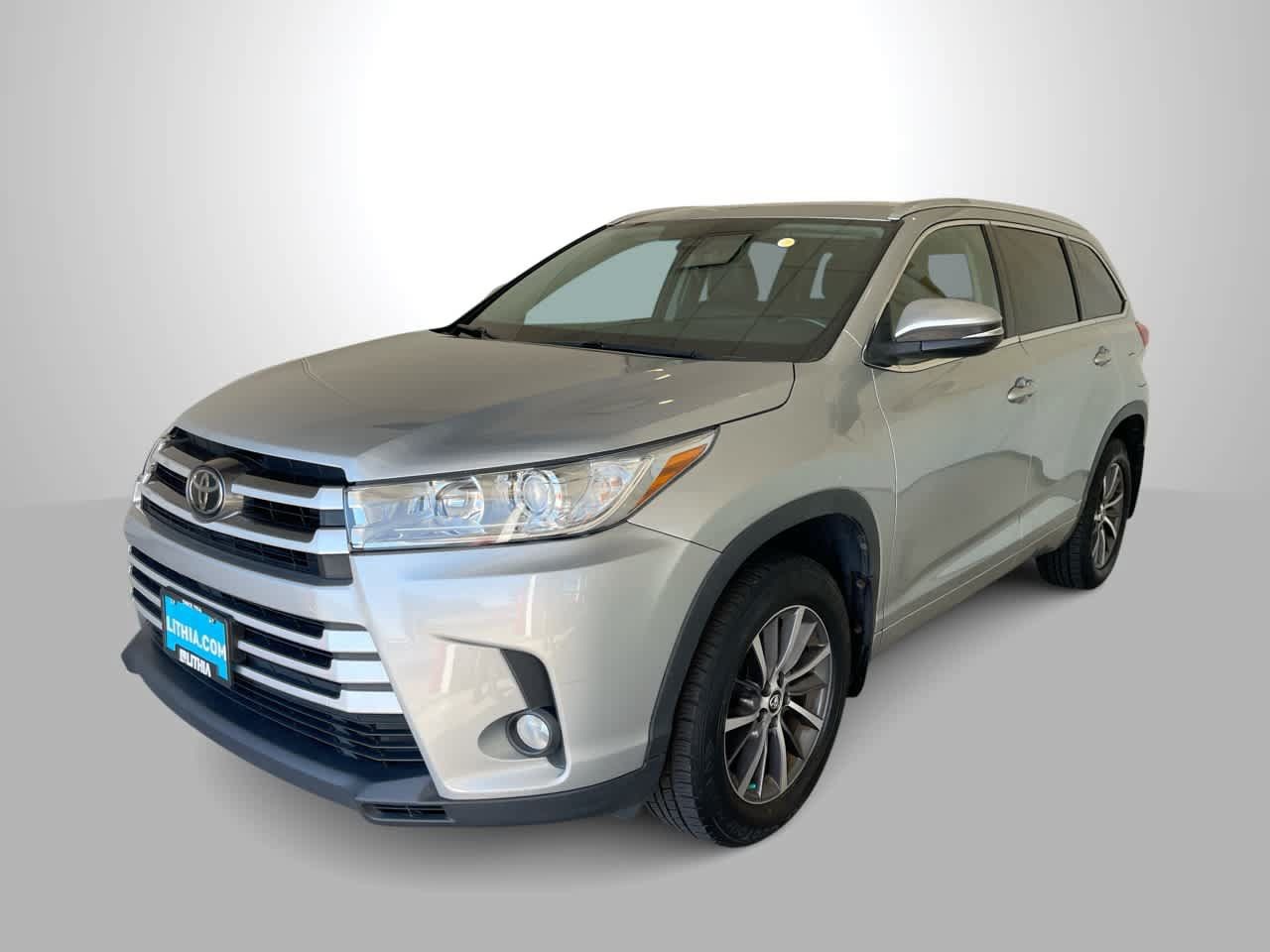Used 2017 Toyota Highlander XLE AWD/4WD image 1