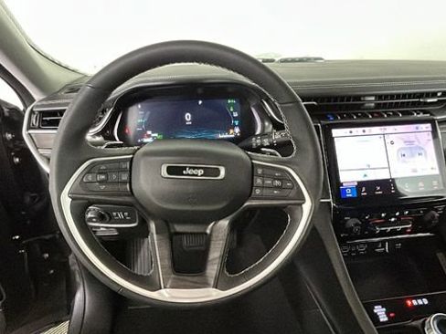 Used 2022 Jeep Grand Cherokee Limited 4xe w/ Luxury Tech Group II AWD/4WD image 15