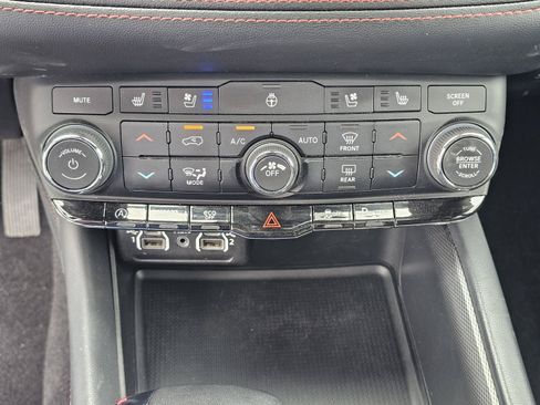 Used 2024 Dodge Durango GT AWD/4WD image 29