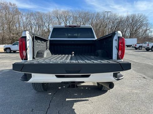 Used 2022 GMC Sierra 3500 Denali w/ Denali Ultimate Package AWD/4WD image 17
