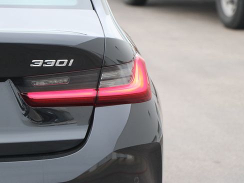 Used 2025 BMW 330i xDrive Sedan w/ Premium Package image 11