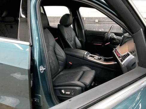 Used 2024 BMW X5 xDrive40i w/ Premium Package image 10