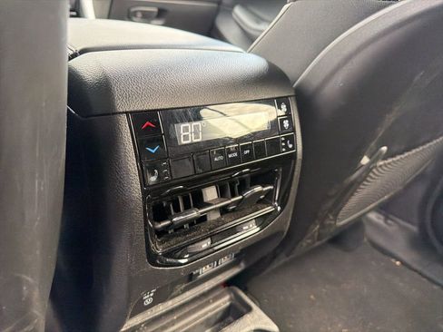 Used 2023 Jeep Grand Cherokee L Limited AWD/4WD image 13