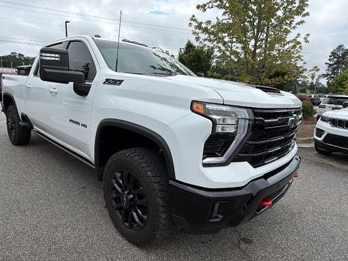 Used 2025 Chevrolet Silverado 2500 LTZ w/ Trail Boss Package AWD/4WD image 5