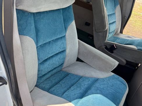 Used 1997 Ford E-150 and Econoline 150 RWD image 14