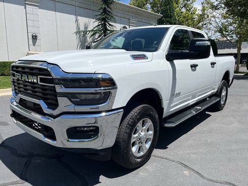 Used 2026 RAM 2500 Big Horn AWD/4WD image 3