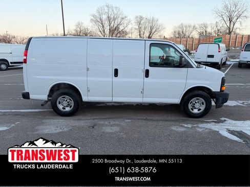Used 2017 Chevrolet Express 3500 image 6