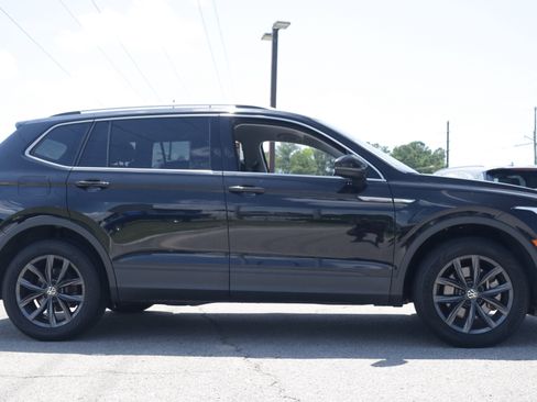 Used 2022 Volkswagen Tiguan SE FWD image 6