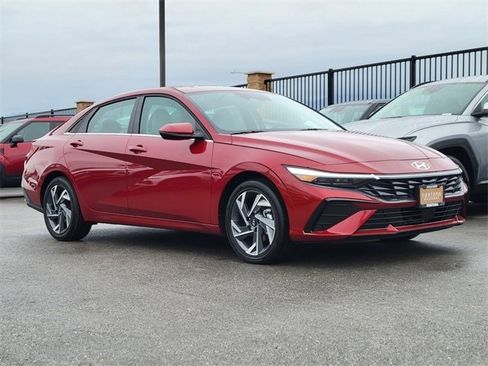 New 2025 Hyundai Elantra Limited image 28