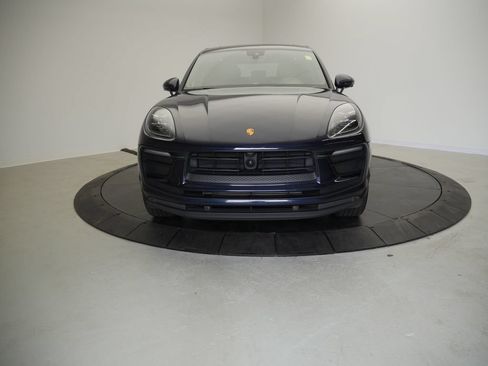 Certified 2023 Porsche Macan AWD/4WD image 10
