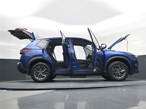 Used 2021 Nissan Rogue S image 30