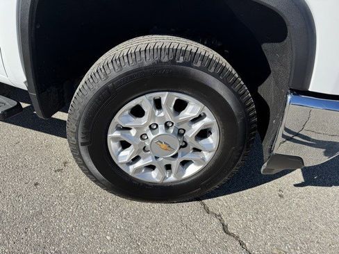 Used 2024 Chevrolet Silverado 2500 LTZ w/ LTZ Convenience Package image 39