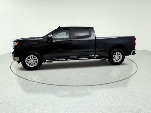 Used 2024 Chevrolet Silverado 1500 LT w/ Z71 Off-Road Package AWD/4WD image 4
