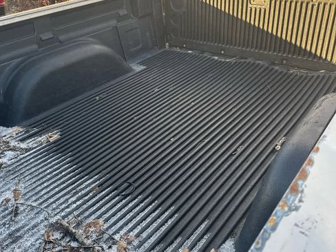 Used 2005 GMC Sierra 1500 SLE w/ Safe And Sound Package image 6