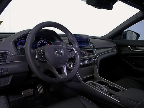 Used 2022 Honda Accord Sport image 12