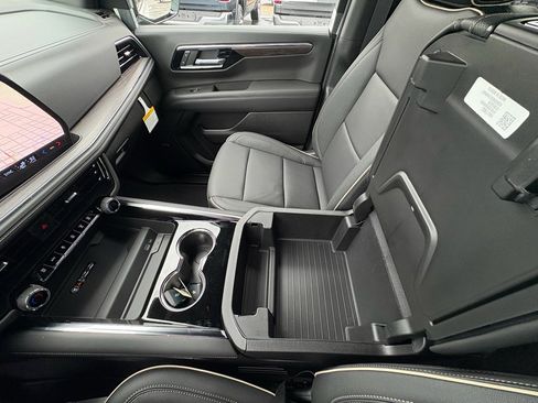 New 2026 Chevrolet Suburban Premier w/ Sun And Tow Package image 21