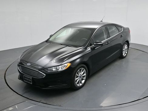 Certified 2017 Ford Fusion SE image 35