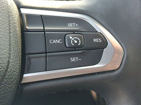Certified 2023 Jeep Compass Latitude AWD/4WD image 24