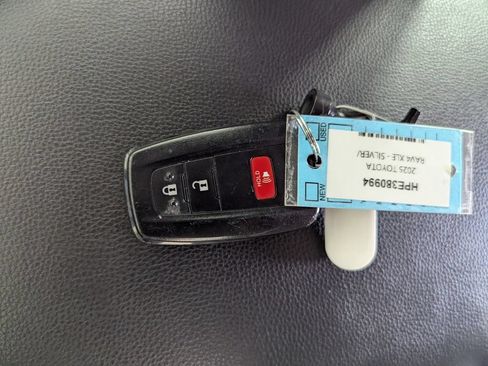 Used 2025 Toyota RAV4 XLE FWD image 28