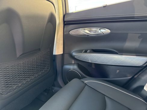 Used 2025 Genesis Electrified GV70 Advanced w/ Prestige Package image 16