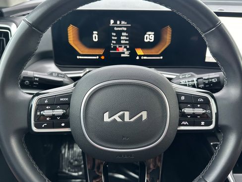 Used 2024 Kia Sorento S image 26