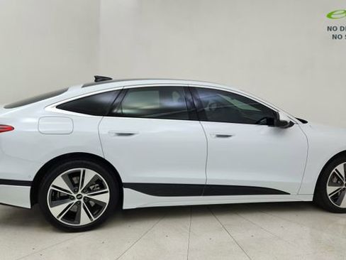 Used 2025 Audi A6 e-tron Premium Plus w/ Premium Plus RWD image 6