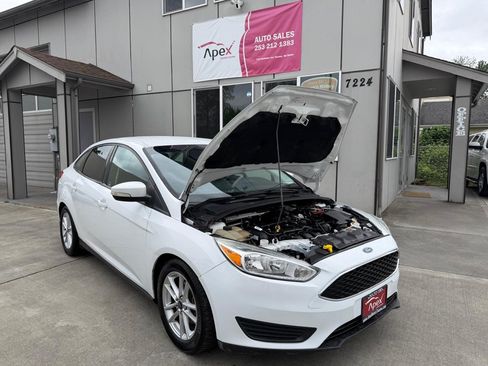 Used 2016 Ford Focus SE FWD image 19