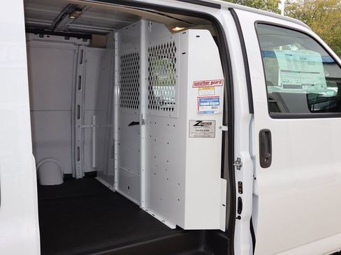 New 2025 GMC Savana 2500 w/ Enhanced Convenience Package RWD image 26