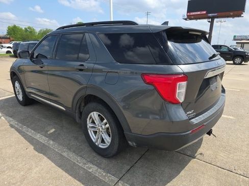 Used 2020 Ford Explorer XLT w/ Equipment Group 202A image 3