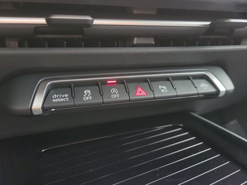 New 2026 Audi Q3 quattro 2.0T AWD/4WD image 24