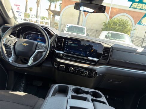 Used 2025 Chevrolet Silverado 2500 LT w/ Convenience Package image 23