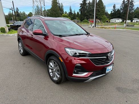 Used 2023 Buick Encore GX Essence w/ Experience Buick Package FWD image 3